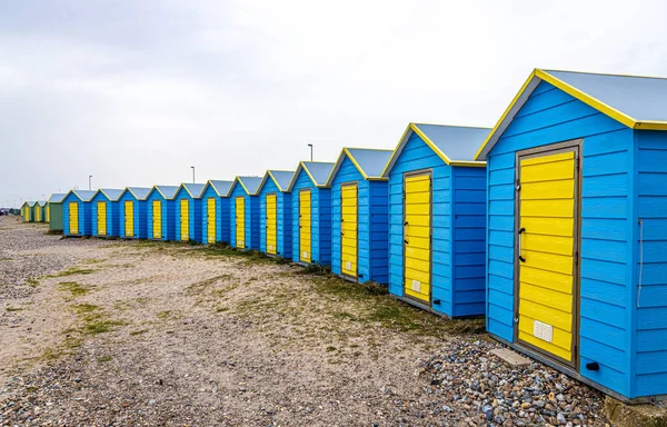 View Colorful Cabin Seaside England — Stockfoto