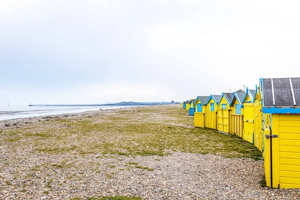 View Colorful Cabin Seaside England — Stockfoto