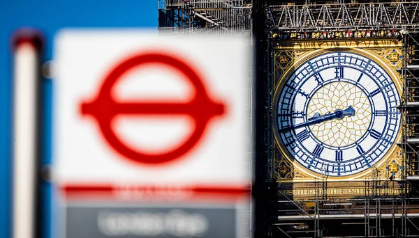 Torre Relógio Big Ben Restaurada Com Mostradores Ponteiros Relógio Pintados — Fotografia de Stock