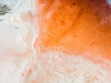 Camargue, Salin-de-Giraud, Fransa 'daki tuz üretiminin hava görüntüsü