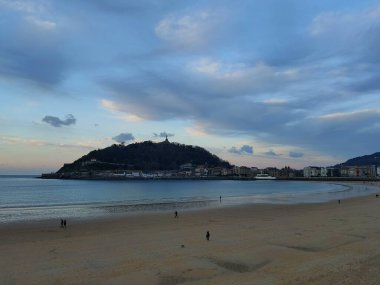 San Sebastian 'ın La Concha plajı manzarası