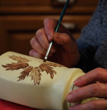 Tanımlanamayan bir kadının elleri 