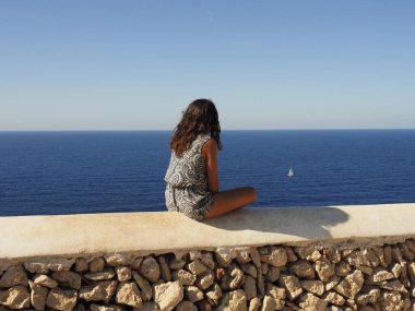 Menorca 'daki genç turist