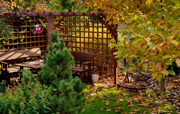 Wooden Gazebo Garden Furniture Autumn Garden — Stock Photo, Image