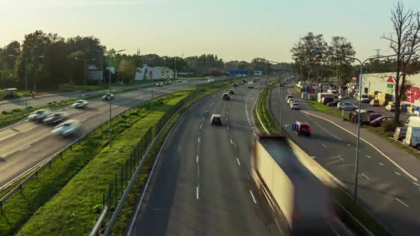Riga Letland September 2020 Snelwegverkeer Auto Rijden Bij Lange Blootstelling — Stockvideo