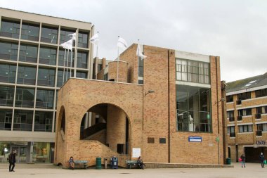 Louvain-la-Neuve Katolik Üniversitesi Kampüsü. Belçika 'nın Ottignies-Louvain-la-Neuve belediyesi, Walloon Brabant ilinin Walloon bölgesinde yer almaktadır.