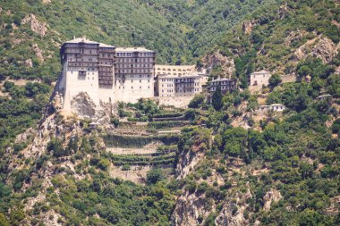 Yunanistan, Athos Dağı, Simonopetra Manastırı veya Athos Manastırı 'ndaki Simonos Petras Manastırı. Simonopetra Manastırı ya da Simonos Petras Manastırı, At Dağı 'nın 20 Ortodoks manastırından birisidir.