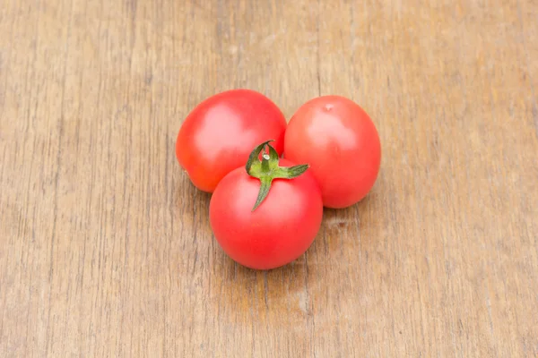 O tomate (Solanum lycopersicum ) — Fotografia de Stock
