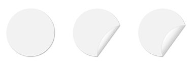 Katlanmış kenarları ve gölgesi olan daire yapıştırıcıları.