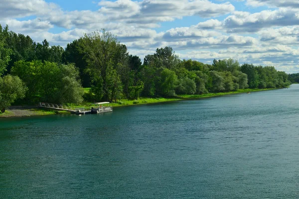 Bulutlu Bir Yaz Gününde Montreal Montreal Deki Boucherville Ulusal Parkı — Stok fotoğraf