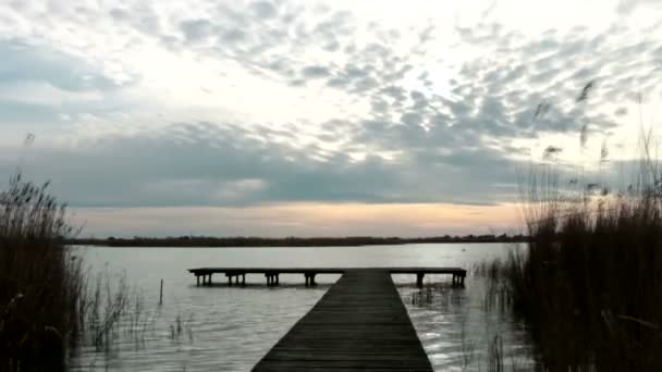 Pier bei Sonnenuntergang — Stockvideo