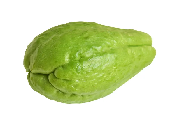 Kırpma yolu ile izole edilmiş taze chayote (Sechium edule), beyaz arka planda gölge yok, sebze ve meyve