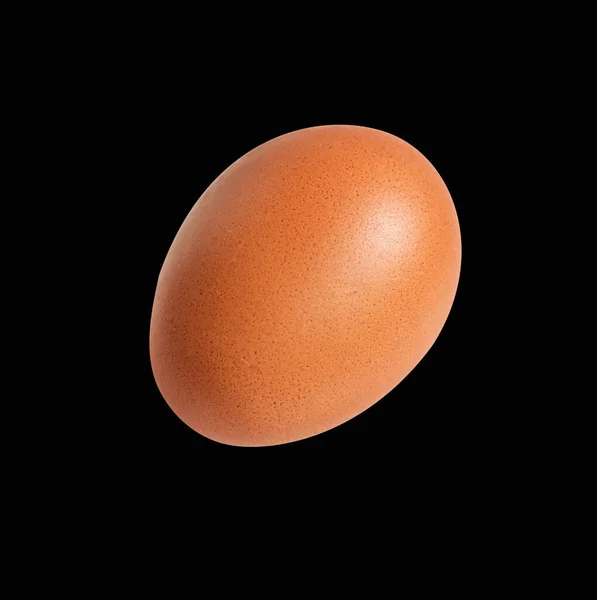 クリッピングパスを持つ本物の鶏の卵 白の背景に影なし — ストック写真