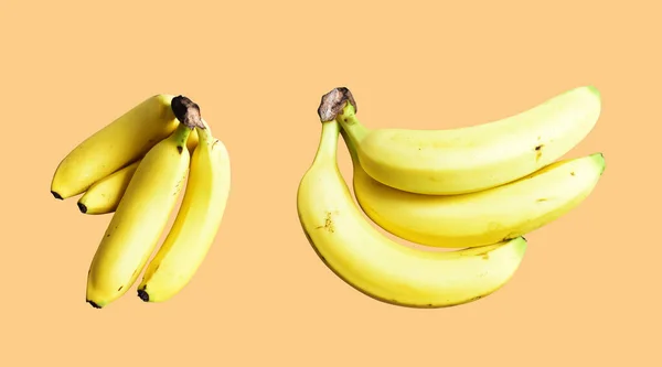 Жовті Банани Ізольовані Бананова Пучка Відсічним Контуром Білому Тлі Актуальні — стокове фото
