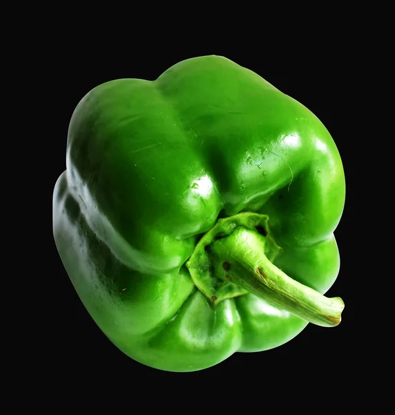 Φρέσκες Πράσινες Πιπεριές Απομονωμένες Μονοπάτι Μαύρο Φόντο Χωρίς Σκιά — Φωτογραφία Αρχείου