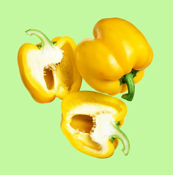 Yellow Bell Pepper Isolated White Background Clipping Path Shadow Slices — Stock Photo, Image