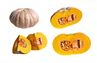 Dilimlenmiş balkabağı ya da balkabağı parçaları beyaz arka planda kırpma yolu var, gölgesi yok