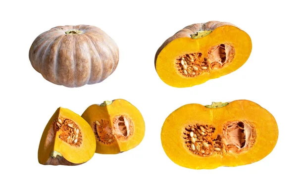 Dilimlenmiş balkabağı ya da balkabağı parçaları beyaz arka planda kırpma yolu var, gölgesi yok