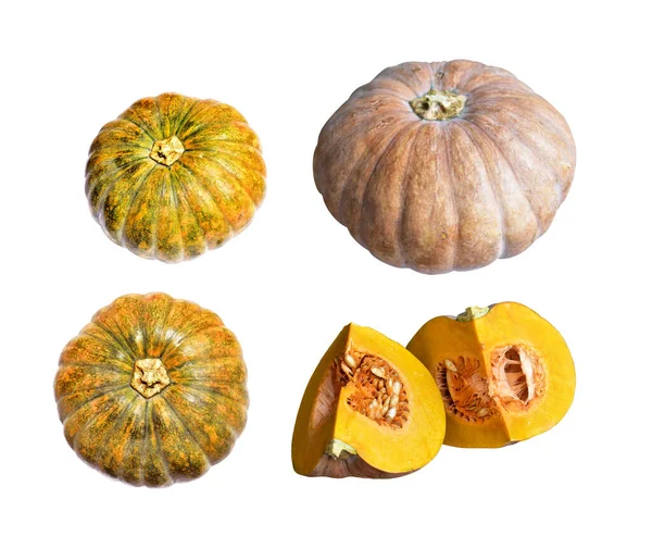 Dilimlenmiş balkabağı ya da balkabağı parçaları beyaz arka planda kırpma yolu var, gölgesi yok