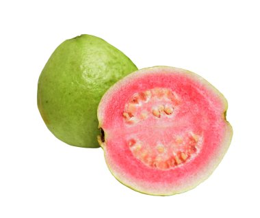 Taze pembe / kırmızı gauva meyvesi beyaz arka planda kırpma yolu ile izole edilmiş, gölge yok, tropikal meyve