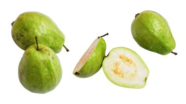 Arka planda kırpma yolu olan taze gauva meyvesi, gölge yok, tropikal meyve