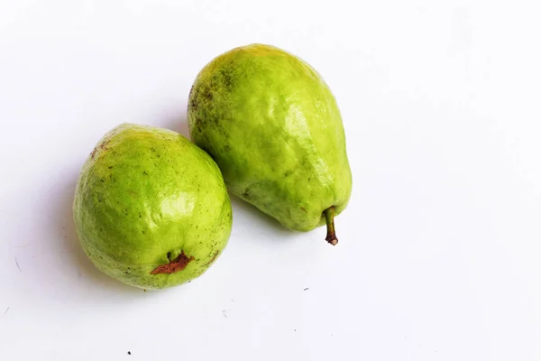 Frische Gauvafrucht Isoliert Auf Weißem Hintergrund Weiße Gauvascheiben Stücke Hälfte — Stockfoto