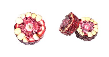 Beyaz arkaplanda kırpma yolu olan taze mor ya da mor mısır, gölgesi yok.