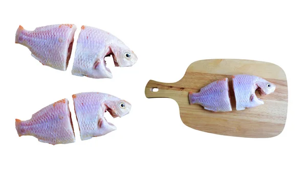 Φρέσκα Ψάρια Απομονωμένα Μονοπάτι Κοπής Ξύλο Κοπής Και Λευκό Φόντο — Φωτογραφία Αρχείου