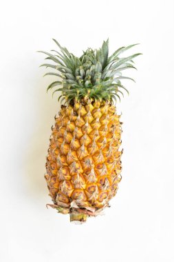 Beyaz arka planda izole edilmiş iki portakal, gölge yok, taze tropikal meyve arka planı, yaz, tatil, yiyecek ve içecek, sulu, serin, vegan, sağlıklı yiyecek, fitness