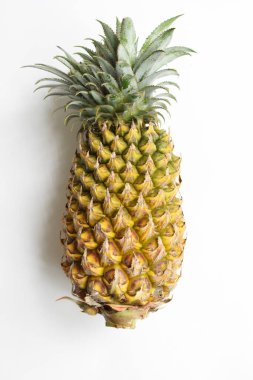 Beyaz arka planda izole edilmiş iki portakal, gölge yok, taze tropikal meyve arka planı, yaz, tatil, yiyecek ve içecek, sulu, serin, vegan, sağlıklı yiyecek, fitness