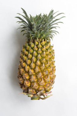 Beyaz arka planda izole edilmiş iki portakal, gölge yok, taze tropikal meyve arka planı, yaz, tatil, yiyecek ve içecek, sulu, serin, vegan, sağlıklı yiyecek, fitness