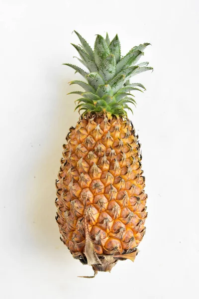 Dos Piñas Anaranjadas Aisladas Fondo Blanco Sin Sombra Fondo Fruta — Foto de Stock