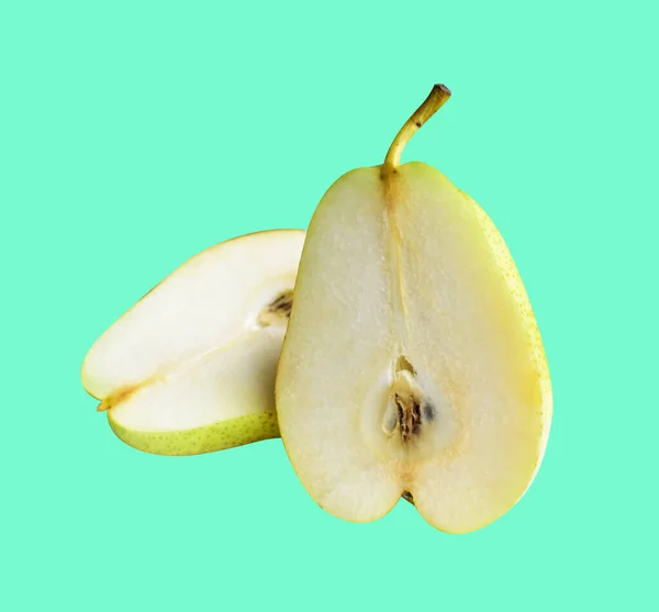 Fette Frutta Pere Fresche Isolate Con Percorso Ritaglio Sfondo Marrone — Foto Stock