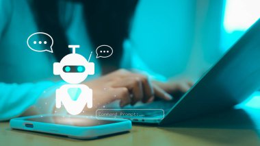 Yapay zeka sohbet robotu simgesi ve komut komutu olan akıllı telefon kullanarak ellerinizi kapatın. Yapay zeka kavramı, makine öğrenimi, müşteri hizmetleri otomasyonu ve gelecekteki teknoloji.