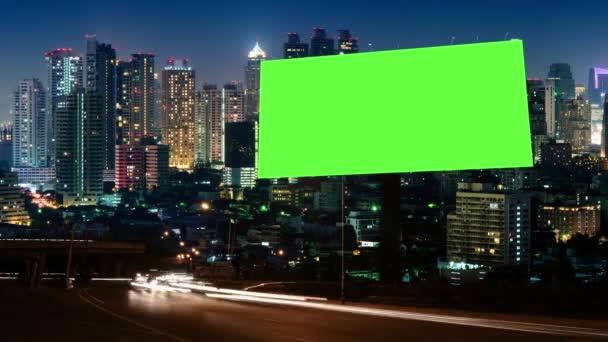 Time Lapse Blank Billboard Com Uma Tela Verde Night Street — Vídeo de Stock