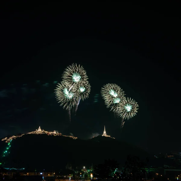 Erstaunlich Schönes Farbenfrohes Feuerwerk Der Festnacht — Stockfoto