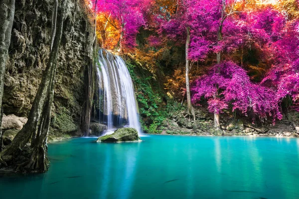 Incrível Natureza Bela Cachoeira Floresta Outono Colorido Temporada Outono — Fotografia de Stock
