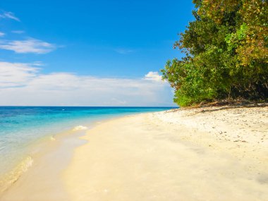 Güzel Kumsal Kumsalı ve Açık Deniz Lüks Dalgıçları ve