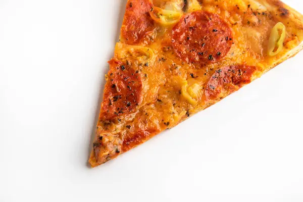 Pizza Fria Fundo Branco — Fotografia de Stock
