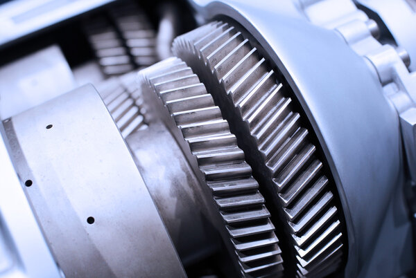 Металлические шестерни близко - вверх
