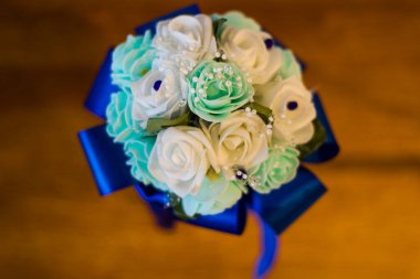 Düğün buketi, yapay güller, yapay çiçekler, üst manzara..