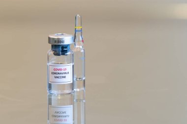 COVID 19 Coronvavirus aşısı ilaç kültürünün yakın çekim şişesi - 080