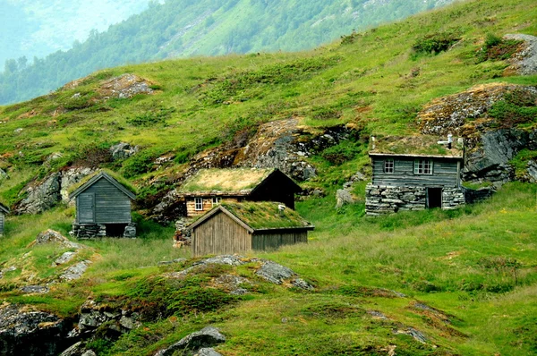 Terk edilmiş dağ yaz çiftlik