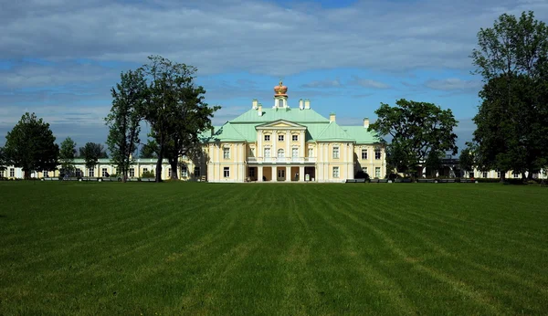 Дворец в Ораниенбауме, Санкт-Петербург — стоковое фото