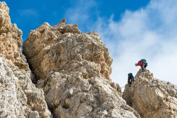 Hoog risico door bergbeklimmen — Stockfoto