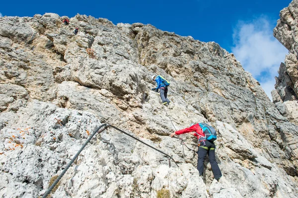 Bergbeklimmen in de Dolomieten — Stockfoto