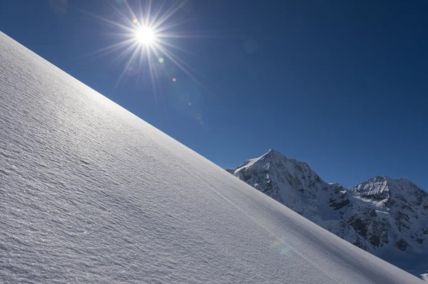 Χειμερινό τοπίο στις Άλπεις — Φωτογραφία Αρχείου