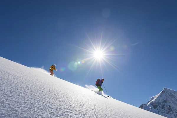 Ski snålskjuts äventyr — Stockfoto