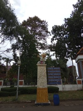 Jakarta, Endonezya, Salı, Aralık 01 2020, Hanoman, Hanuman, Anjani Putra, Nitra, Taman Mini Endonezya Indah veya TMII 'nin Mutlu Küçük Maymun Maskotu, ve hiçbir turist görülmedi, Covid-19 salgını nedeniyle kapalı.