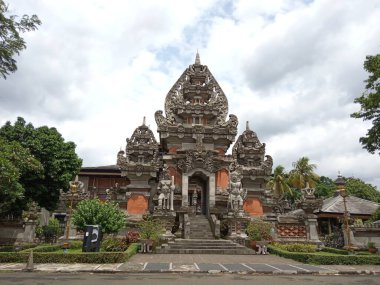 Jakarta, Endonezya, Salı, Aralık 01: 20, Endonezya Müzesi Bali Taman Mini Endonezya Endonezya veya TMII, ve hiçbir turist görülmedi, salgın nedeniyle kapalı